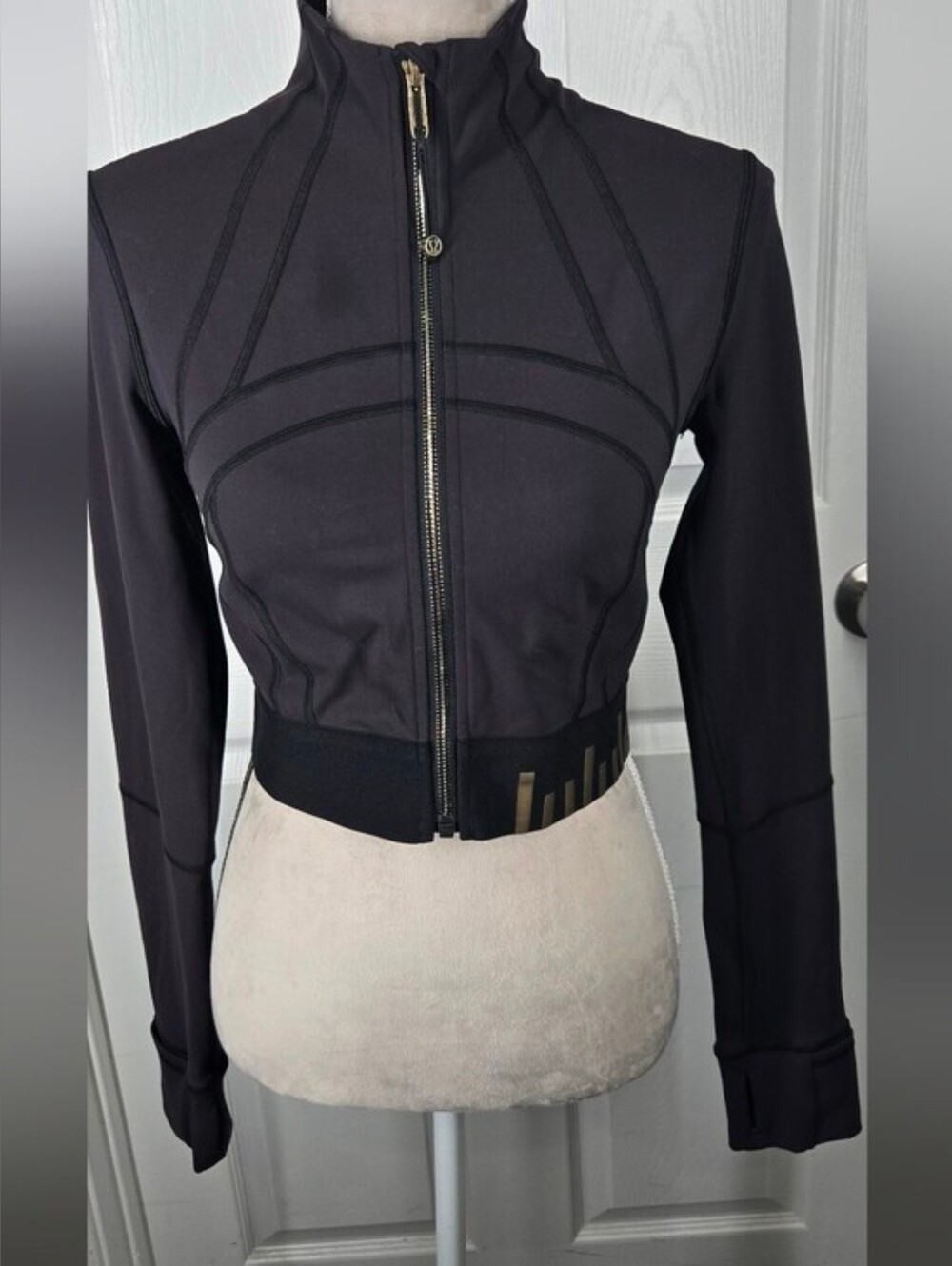 RARE Lululemon Special Edition Cropped Define Jacket Gold Black Everlux 6